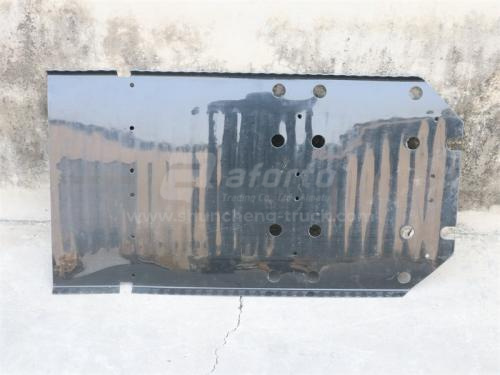 Брызговик передний пластмассовый левый SITRAK C7H самосвал