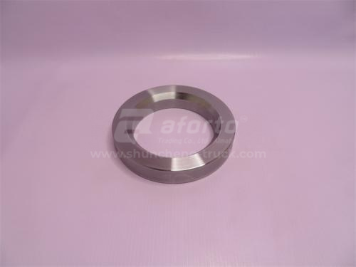 Кольцо распорное сальника балансирного вала STEYR 6*4/8*4 без проточки