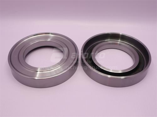 Кольцо распорное сальника ступицы задней HOWO AC16 110*190*36