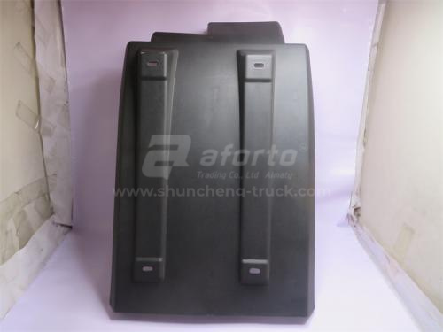 Брызговик HOWO 2010 переднего колеса правый черная