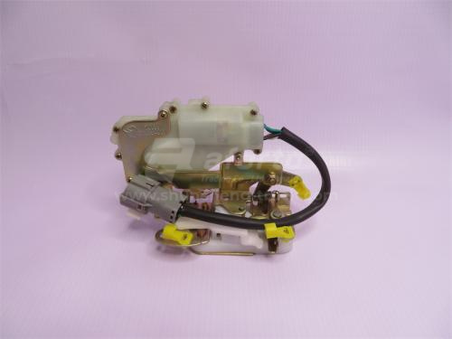 Замок двери кабины с тягой CAMC левый