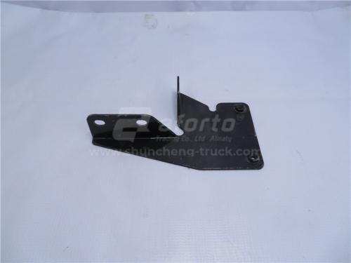 Кронштейн щиток подножки GTL верхней левой передний