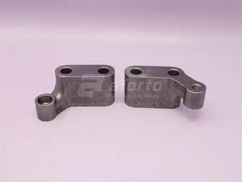 Кронштейн прижимная головки блока цилиндра D10 (оригинал)