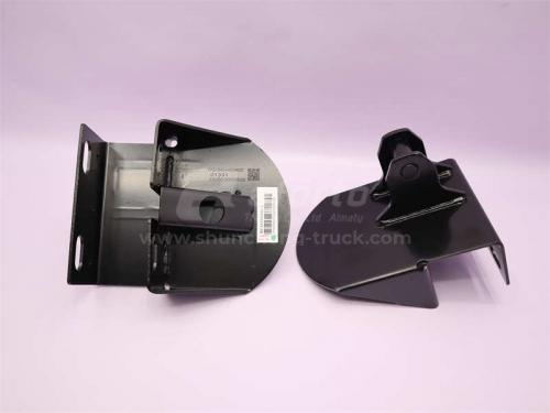 Кронштейн замка кабины HOWO/V7 верхний правый (оригинал)