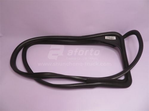 Резиновый уплотнитель для дверного стекла Г образный HOWO R (оригинал)