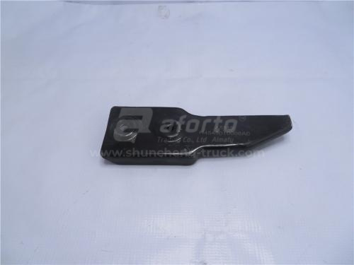 Кронштейн щиток подножки GTL верхней правой задний