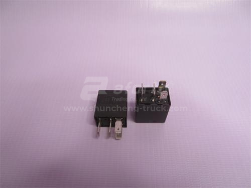 Реле 4 контактное HOWO 24V