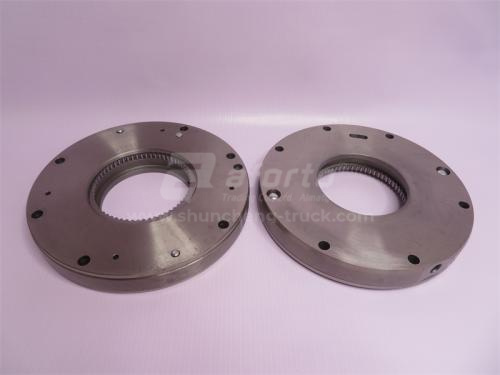 Масляный насос поивода среднего моста HOWO 70T AC26 (оригинал)