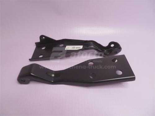 Навес капота HOWO левый (оригинал)