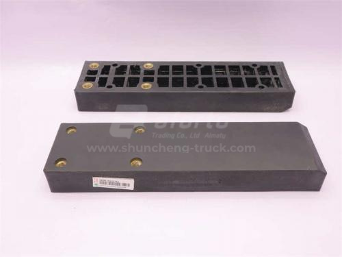 Пластина балансира направляющая HOWO 368*100*40 (оригинал)