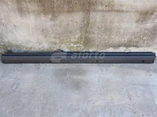 Боковая накладка арки SHAANXI X3000 тягач передний черная левый