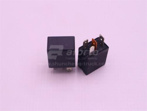 Реле 4 контактное HOWO A7 JD2913A