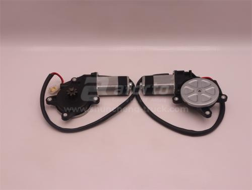 Электродвигатель стеклоподъёмника 4 отверстия HOWO 7A  правый