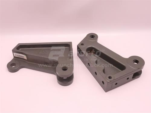 Кронштейн бампера HOWO TX правый (оригинал)