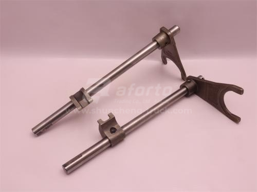 Вал КПП зад. ход. и пон. передачи HW18709 в сборе с вилка (оригинал)