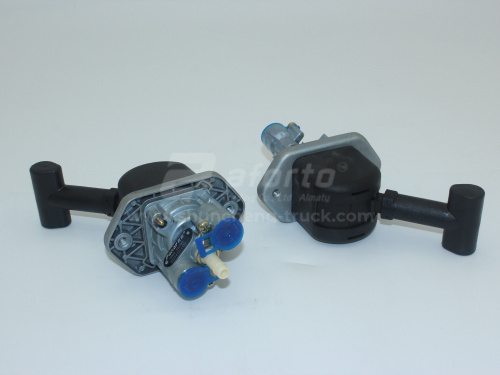 Клапан воздушный стояночного тормоза SHAANXI F2000/X3000/X5000/L3000/прицеп (2 отверстия) Pener