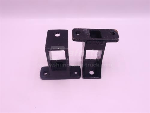 Кронштейн радиатора SHAANXI X3000/F3000 самосвал левый