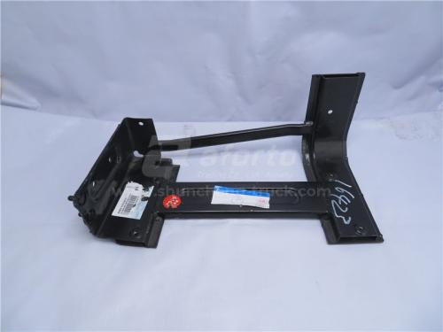 Кронштейн щиток подножки GTL верхней левой