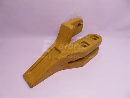 Зуб ковша боковой XCMG LW500F/LW500K/LINGONG LG953 правый новая модель (3 отв.) (оригинал)