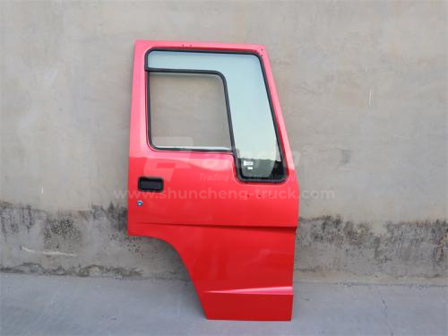 Дверь кабины HOWO в сборе правая красное