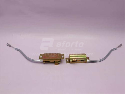 Замок ящика инструментов HOWO правая (оригинал)