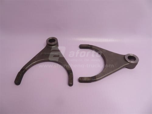 Вилка блокировки дифференциала межосевого HOWO 70T AC26 (оригинал)