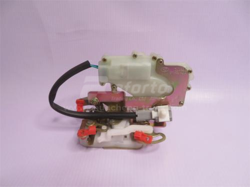 Замок двери кабины с тягой CAMC правой