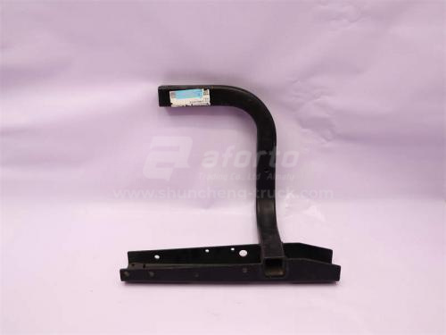 Кронштейн щиток подножки SHAANXI F2000 переднего левой (оригинал)