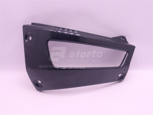 Заглушка бампера HOWO V7 правая