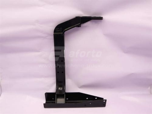 Кронштейн щиток подножки SHAANXI F2000 переднего правой (оригинал)