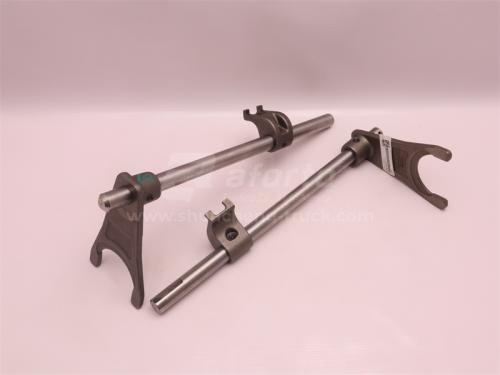 Вал КПП зад. ход. и пон. передачи HW19712 в сборе с вилка (оригинал)