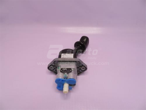 Клапан воздушный стояночного тормоза SHAANXI F3000/X3000/M3000/X5000/L3000 (3 отверстия ) SORL