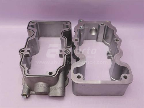 Крышка клапана D12 (4 клапана) низ (оригинал)