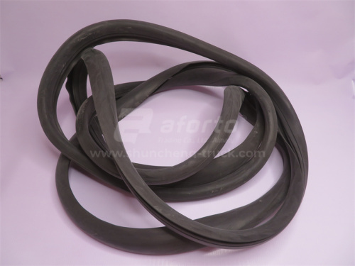 Резинка уплотнительная лобового стекла HOWO (оригинал)