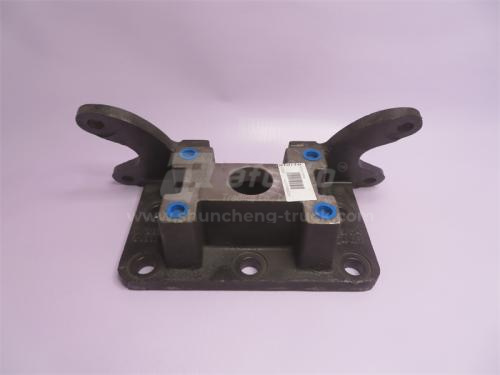 Кронштейн энергоакумуляторов HOWO среднего моста (оригинал)