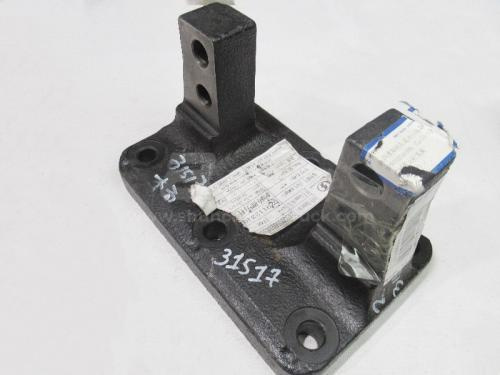 Кронштейн тяги реактивной HANDE440/TGX/X6000 4*2 задний мост верх(оригинал)