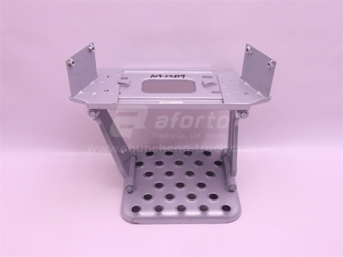 Ступень HOWO TX/SITRAK C7H/T5G нижняя откидная левого