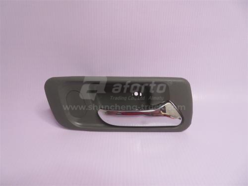 Ручка двери кабины внутренняя правая SHAANXI M3000/HAOYUN старая модель