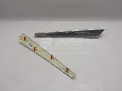 Накладка порога двери HOWO TX левая (оригинал)