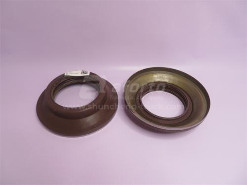 Сальник вала конической пары HOWO 70T AC26 100*175*14/46 зад. моста (оригинал)