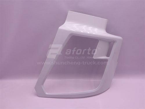 Накладка бампера HOWO V7 левая