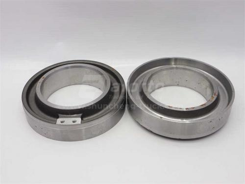 Кольцо распорное сальника ступицы задней HOWO 70T AC26 (оригинал)