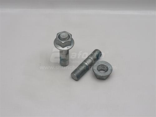 Шпилька 18*80*1.5 STEYR/TX380/TX400/TX440/C7H кронштейна V-образной и балансира HOWO TX (оригинал)