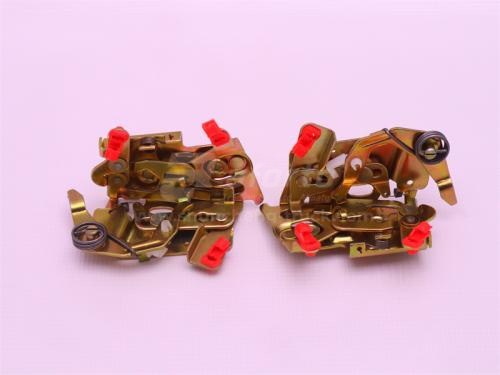 Замок двери кабины с тягой SHAANXI F2000 правой