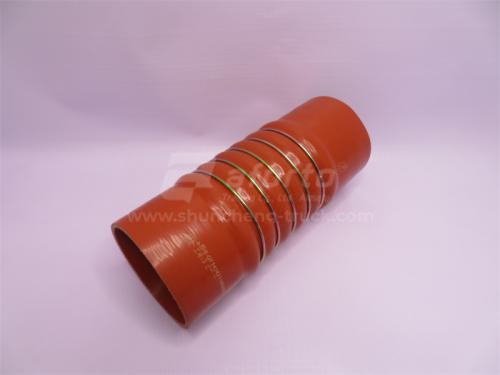 Патрубок интеркулера 100*272 SHAANXI F2000/OUMAN QINYAN