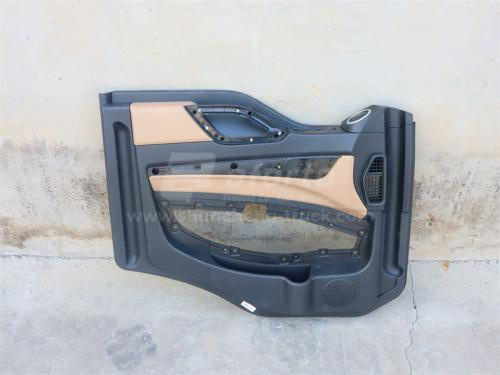 Обшивка двери HOWO TX/T5G левая (оригинал)