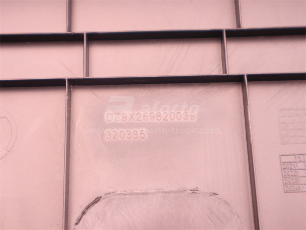 Решётка бампера SHAANXI X6000 в сборе нижняя (оригинал)