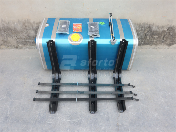 Топливный бак SHAANXI X3000 600L 142*68*65 S = 2.5 квадратный