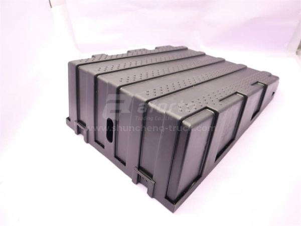 Крышка аккамулятор SHAANXI F3000 новая модель (оригинал)