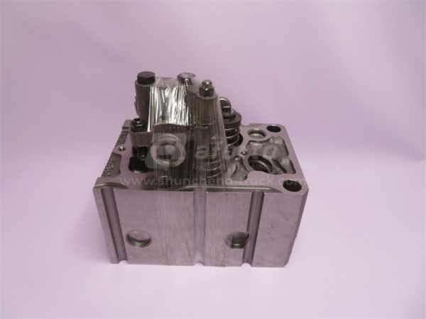 Головка блока D10 в сборе с клапанами